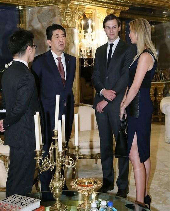 Trump ile ilk görüşen lider Japonya Başbakanı Abe oldu
