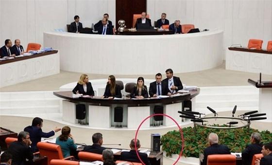 Kılıçdaroğluna hakaret eden Meclis çalışanı görevden alındı