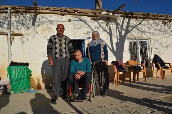 16 yaşındaki Emirhan ameliyat olmazsa felç kalacak