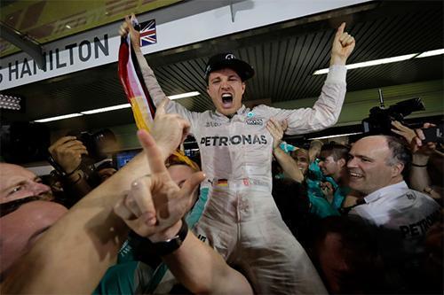 Formula 1de şampiyon Rosberg oldu