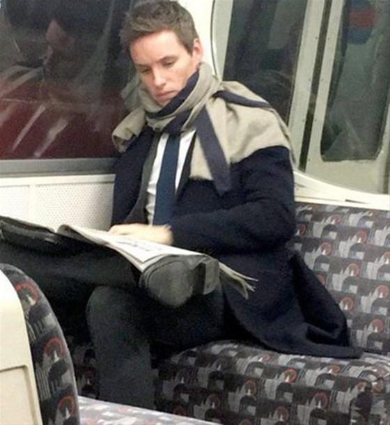 Eddie Redmayne, Londra metrosunda