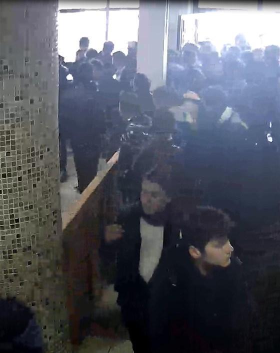 Öğrenciler öğretmene saldırdı