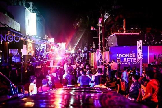 Meksikadan son dakika haberi Gece kulübüne silahlı saldırı... 8 ölü
