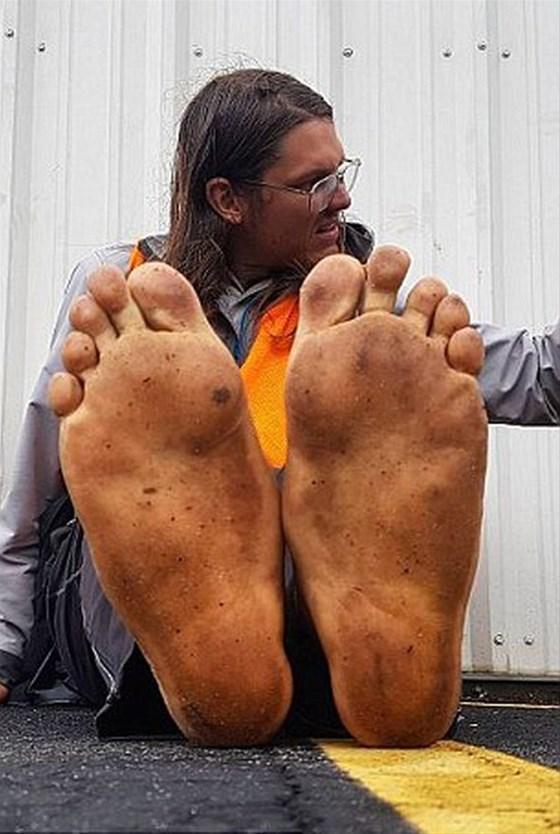 Dünyaca ünlü Yalın ayak’ sevenlerini yasa boğdu