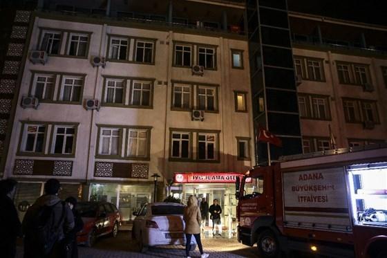 Uygulama otelinde yangın çıktı