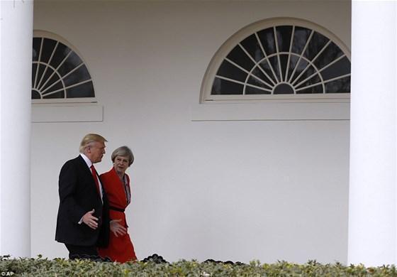 Ne de özel bir ilişki Trump ve May için bunu dediler