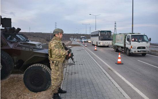 İzmirde 270 sanıklı ilk FETÖ davası başladı