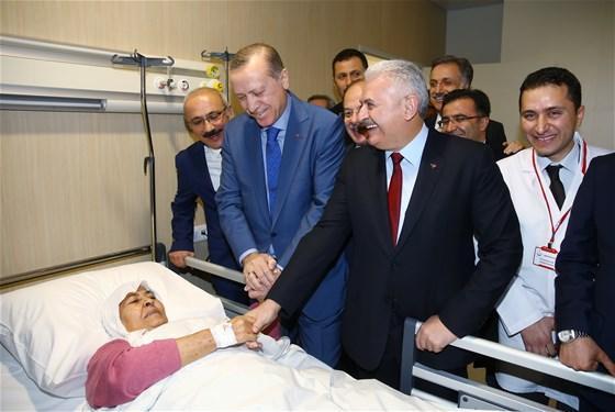 Cumhurbaşkanı Erdoğan, hastaları ziyaret etti