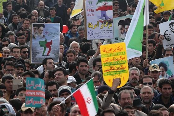 İranda sesler yükseldi: ABDye ölüm