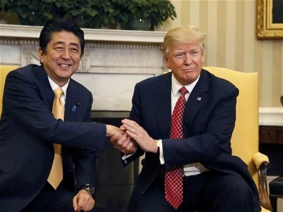 Trumptan şok hareket Japon lidere bunu yaptı