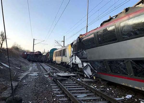Lüksemburg’da inanılmaz tren kazası