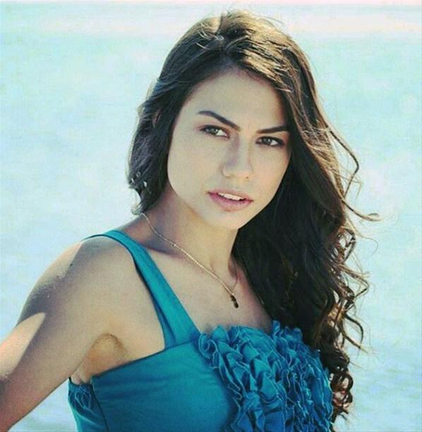 Demet Özdemir ile Oğuzhan Özyakup aşk yaşıyor