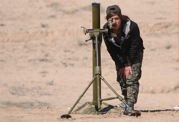 Rakkaya ilerleyen YPGlilerin elinde tanksavar füzeleri