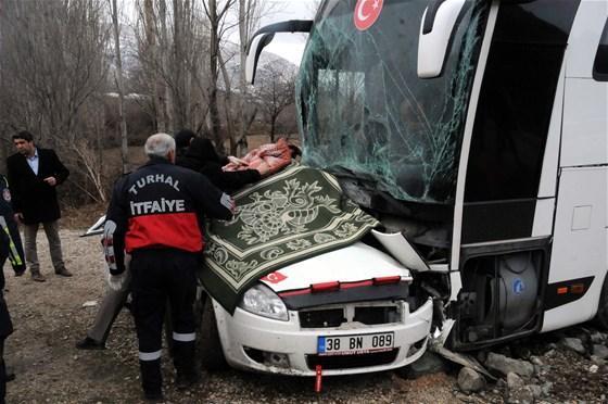 Tokatta kaza: Ölüler ve yaralılar var