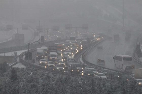 Meteorolojiden İstanbula uyarı 7 derece birden düşecek