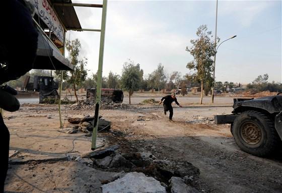 Irak ordusu ilerliyor, görüntüler geldi...