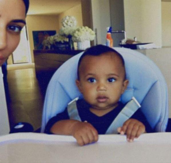 Kim Kardashianın oğlu Saint West sosyal medyayı salladı