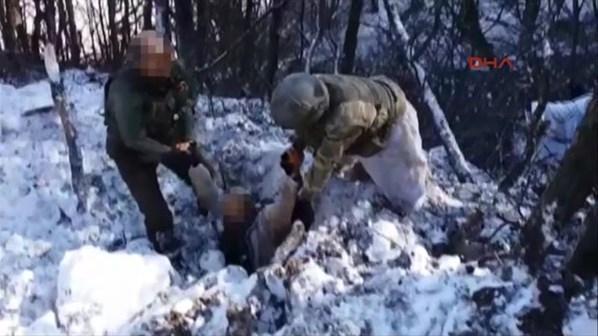 Teröristlerin yakalanma anı görüntülendi