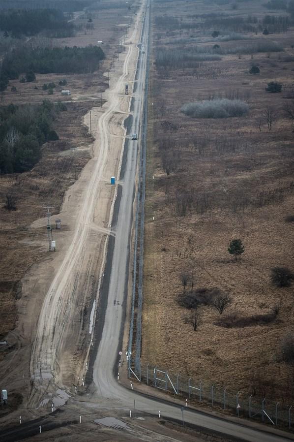 Macaristan, sığınmacılara tel örgülere elektrik verecek