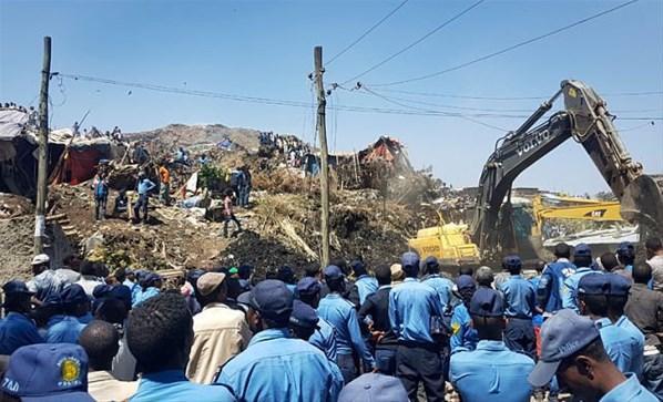 Etiyopya’da çöp tepeleri evleri yuttu: 46 ölü