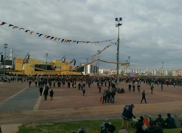 Diyarbakır nevruz kutlamalarına katılım beklenenden az oldu