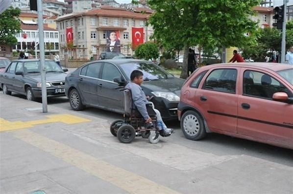 Engelli rampasına park eden araca ceza