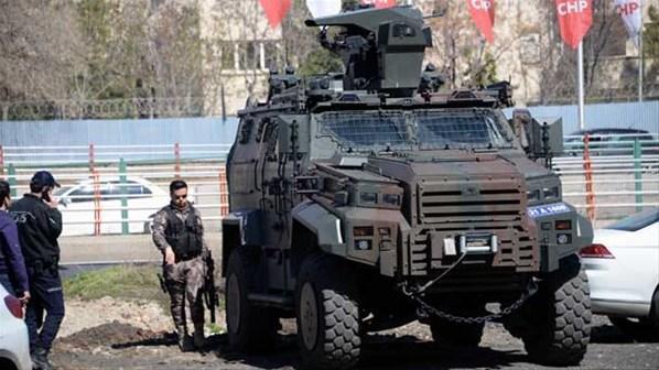 Kılıçdaroğlu zırhlı araçla Diyarbakırda