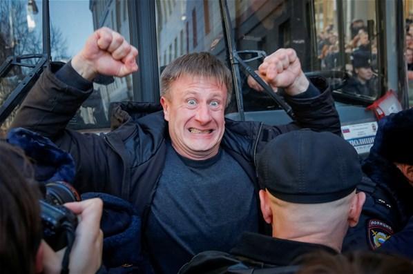 Rus muhalif lider Alexei Navalny gözaltına alındı