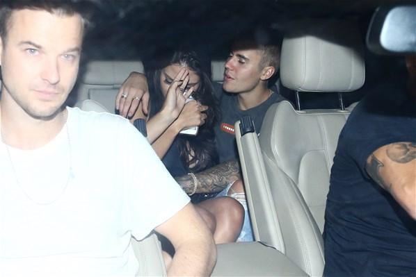 Justin Bieber arabada çok fena yakalandı