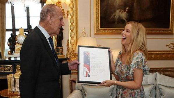 Kylie Minoguea Toplum Ödülü
