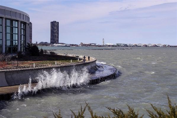 Michigan Gölünde dev dalga alarmı