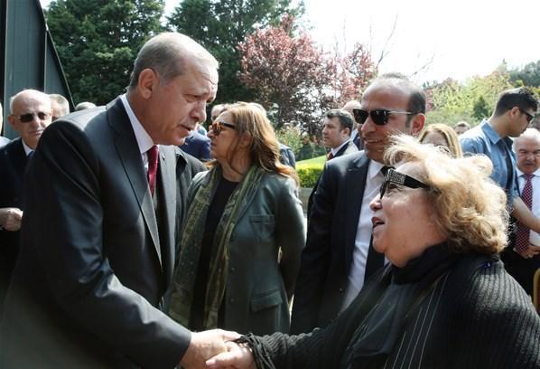 Cumhurbaşkanı Erdoğan Özalın  kabrinde