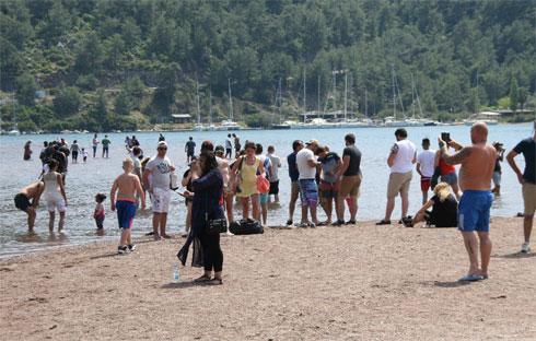 Kızkumuna turist akını başladı