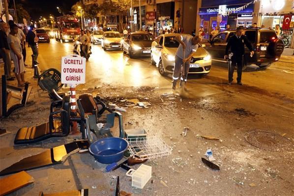 Sinir krizi geçiren kadın ofis eşyalarını balkondan attı