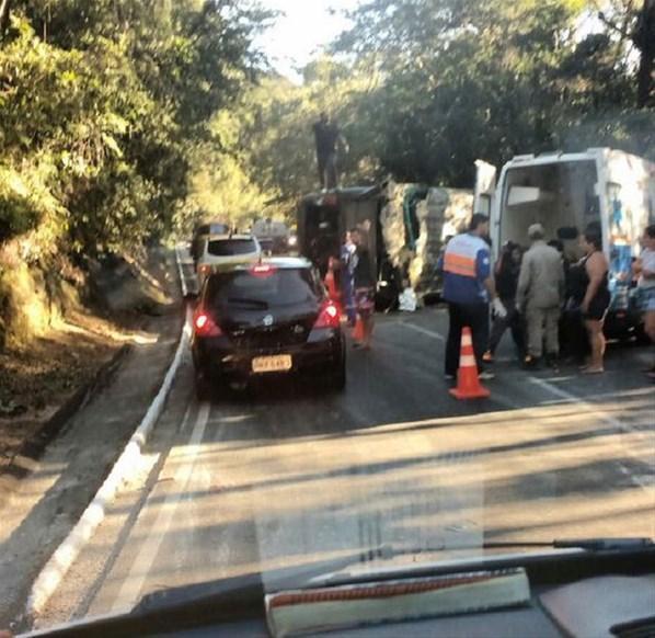 Vasco U17yi taşıyan otobüs kaza yaptı