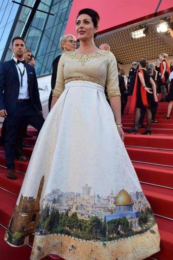 Kudüs elbisesiyle Cannesa gelen İsrailli Bakana şok