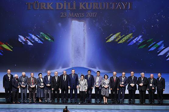 Erdoğan Türk Dili Kurultayında konuştu