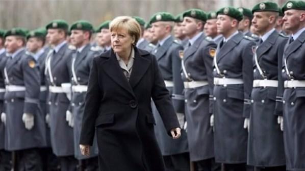 Merkel ordu kuruyor