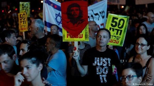 İsrailde halk Filistin için sokaklara döküldü