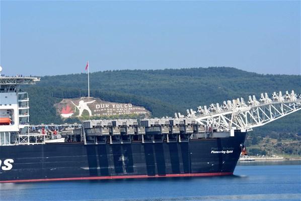Türk Akımı için gelen dev gemi, Çanakkale Boğazında