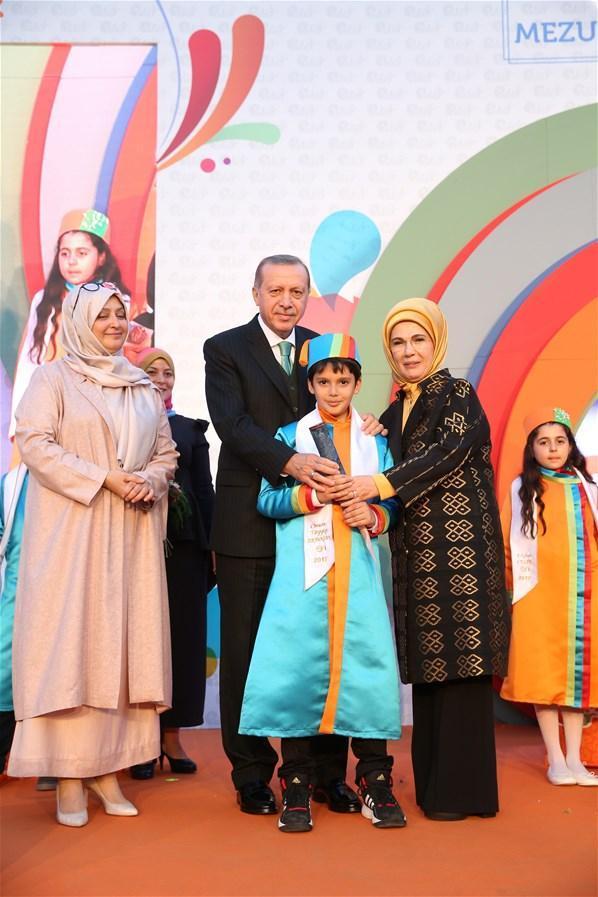 Cumhurbaşkanı Erdoğan torununun mezuniyet heyecanını paylaştı