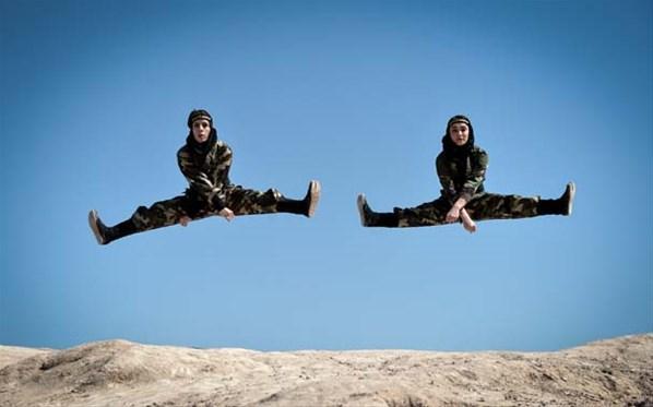 İranın Ninja kadınları görüntülendi