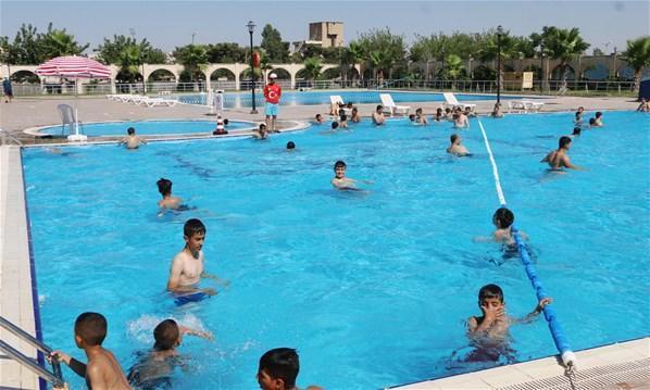 Şanlıurfa’da belediye sıcak nedeniyle havuzları ücretsiz yaptı