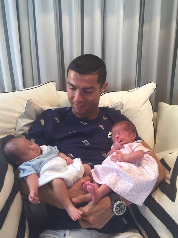 Ronaldo ikiz çocuk babası oldu