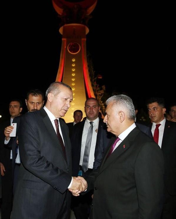 Cumhurbaşkan Erdoğan ve Başbakan Yıldırımdan 15 Temmuz Şehitler Abidesine ziyaret