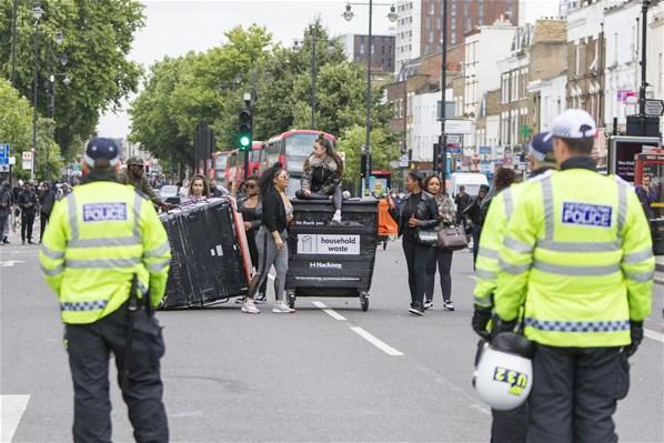 Londrada gergin protesto