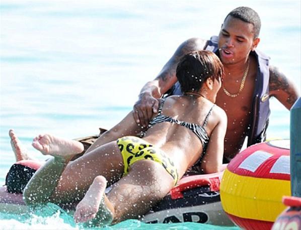 Rihannayı döven eski sevgilisinden şok hamle