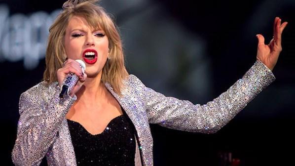 Taylor Swift tazminat davasını kazandı