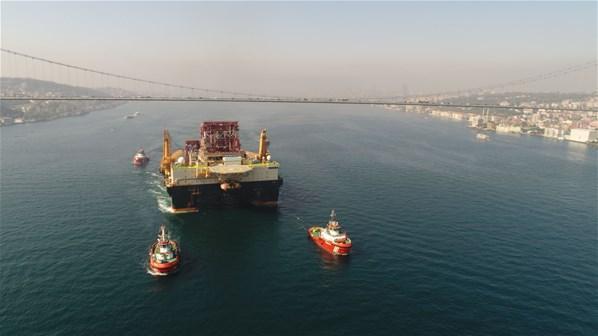 Boğazdan dev geçti İstanbul Boğazı gemi geçişine kapatıldı