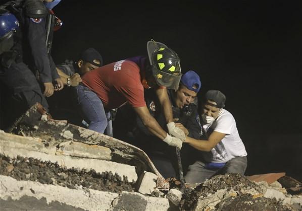 Meksika depreminde ölü sayısı artıyor